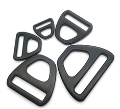 Anillo triangular de aluminio y metal para productos para perros